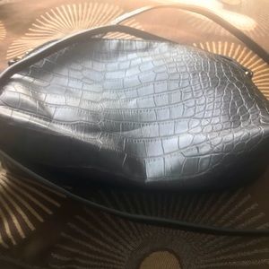 H&Mcross body bag fake leather soft